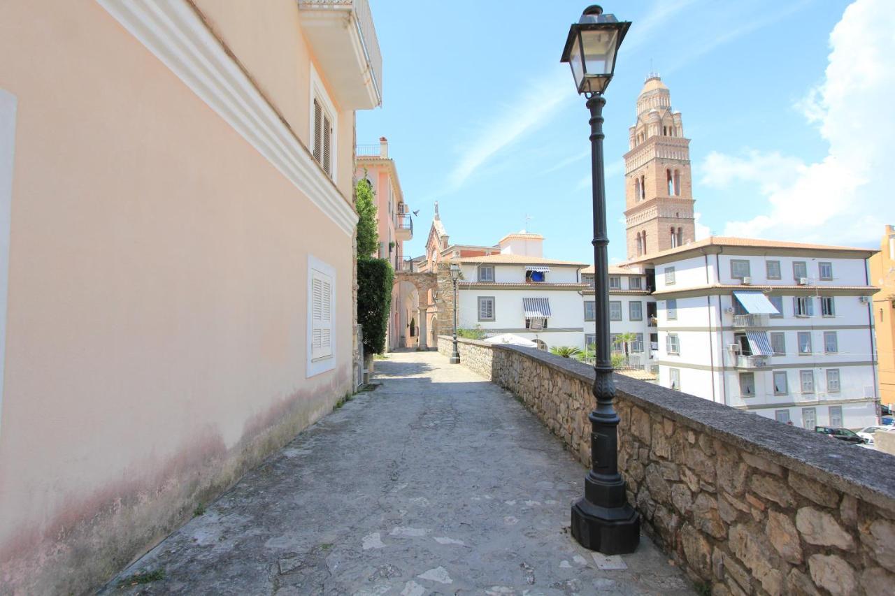 Hotel Sapore Di Mare Al Duomo Gaeta Exterior foto