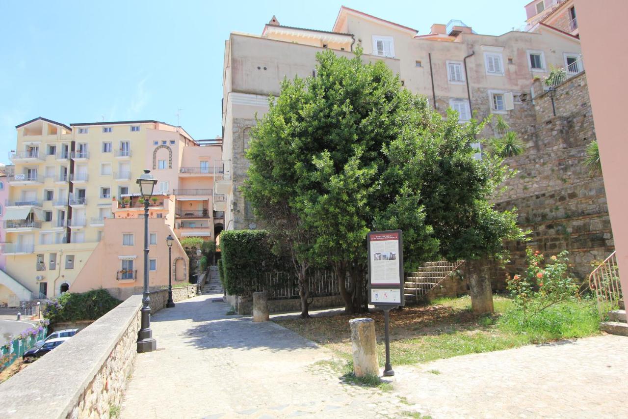 Hotel Sapore Di Mare Al Duomo Gaeta Exterior foto